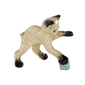 Hagen Renaker Miniature Siamese Cat Kitten Yarn Figurine Blue Eyes AS IS